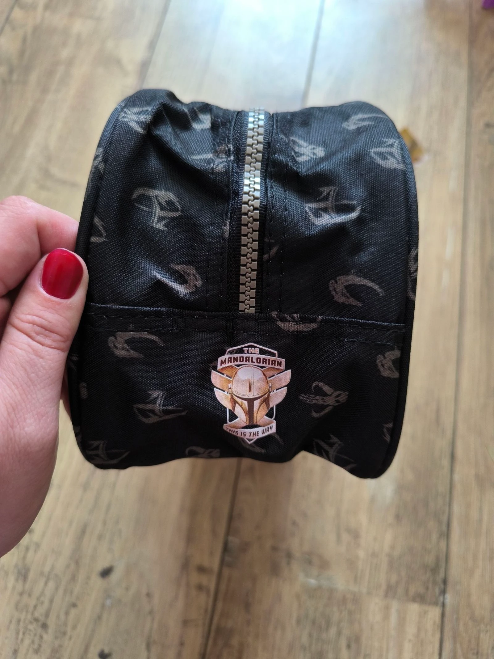 Star Wars The Mandalorian toiletry bag – photo 7